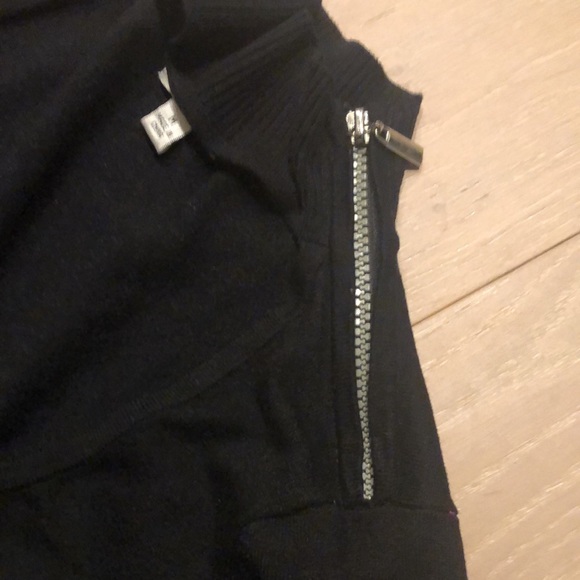 Sweater - Picture 4 of 8